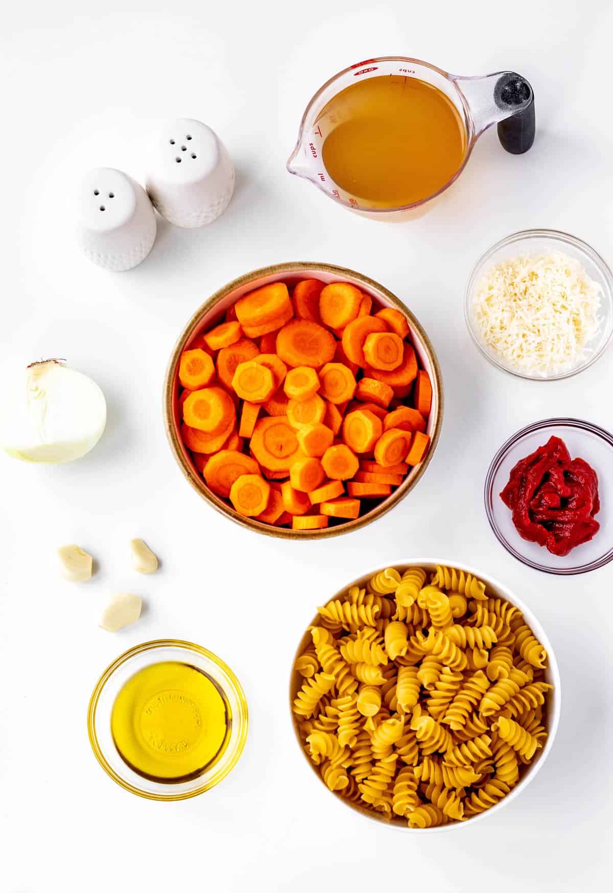 Ingredients for the carrot pasta recipe.